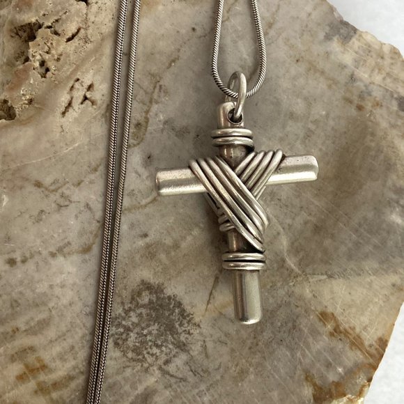 Sterling Silver 925 ZINA 2" Heavy Shrouded Cross Pendant Necklace 24" Chain 39g - Picture 5 of 16